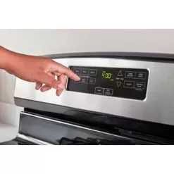 Amana - 5.1 Cu. Ft. Freestanding Gas Range With Bake Assist Temps - Stainless Steel -Appliance Shop 1fa4a93d bf55 5dc3 81e1 bfede6b0aa62