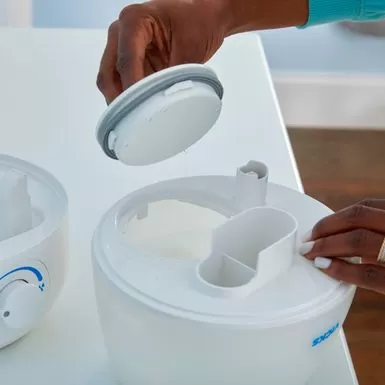 Vicks® Honeywell - Vicks Mini Filter Free Cool Mist Humidifier - White 7 Vicks® Honeywell - Vicks Mini Filter Free Cool Mist Humidifier - White - Image 5