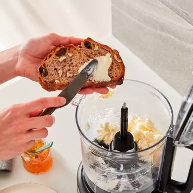 KitchenAid 9 Cup Food Processor - KFP0921 - Contour Silver 6 KitchenAid 9 Cup Food Processor - KFP0921 - Contour Silver - Image 4