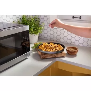 GE - 1.0 Cu. Ft. Convection Countertop Microwave With Air Fry - Black Stainless Steel 9 GE - 1.0 Cu. Ft. Convection Countertop Microwave With Air Fry - Black Stainless Steel - Image 7