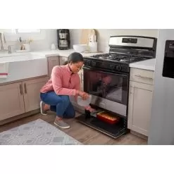 Amana - 5.1 Cu. Ft. Freestanding Gas Range With Bake Assist Temps - Stainless Steel -Appliance Shop de534684 aced 5394 b306 74d5c482683f